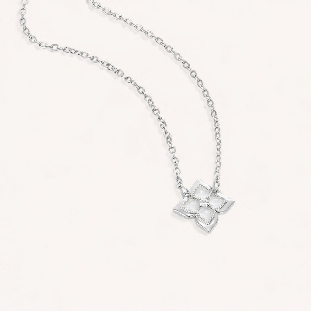 Dalia | White Iris Clover Necklace